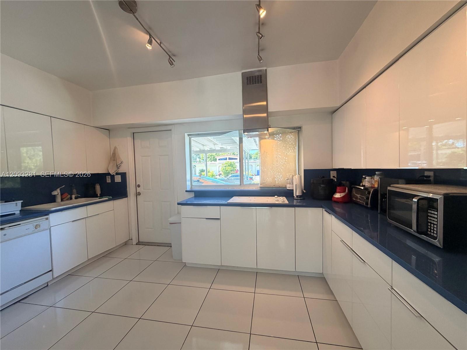 A12093281 Property Photo 18