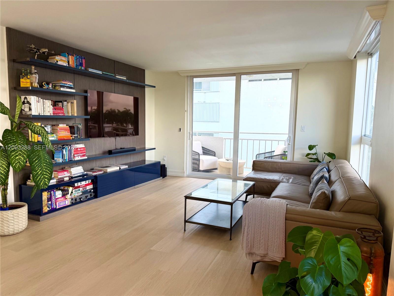 9721 E Bay Harbor Drive 5a Property Photo 1