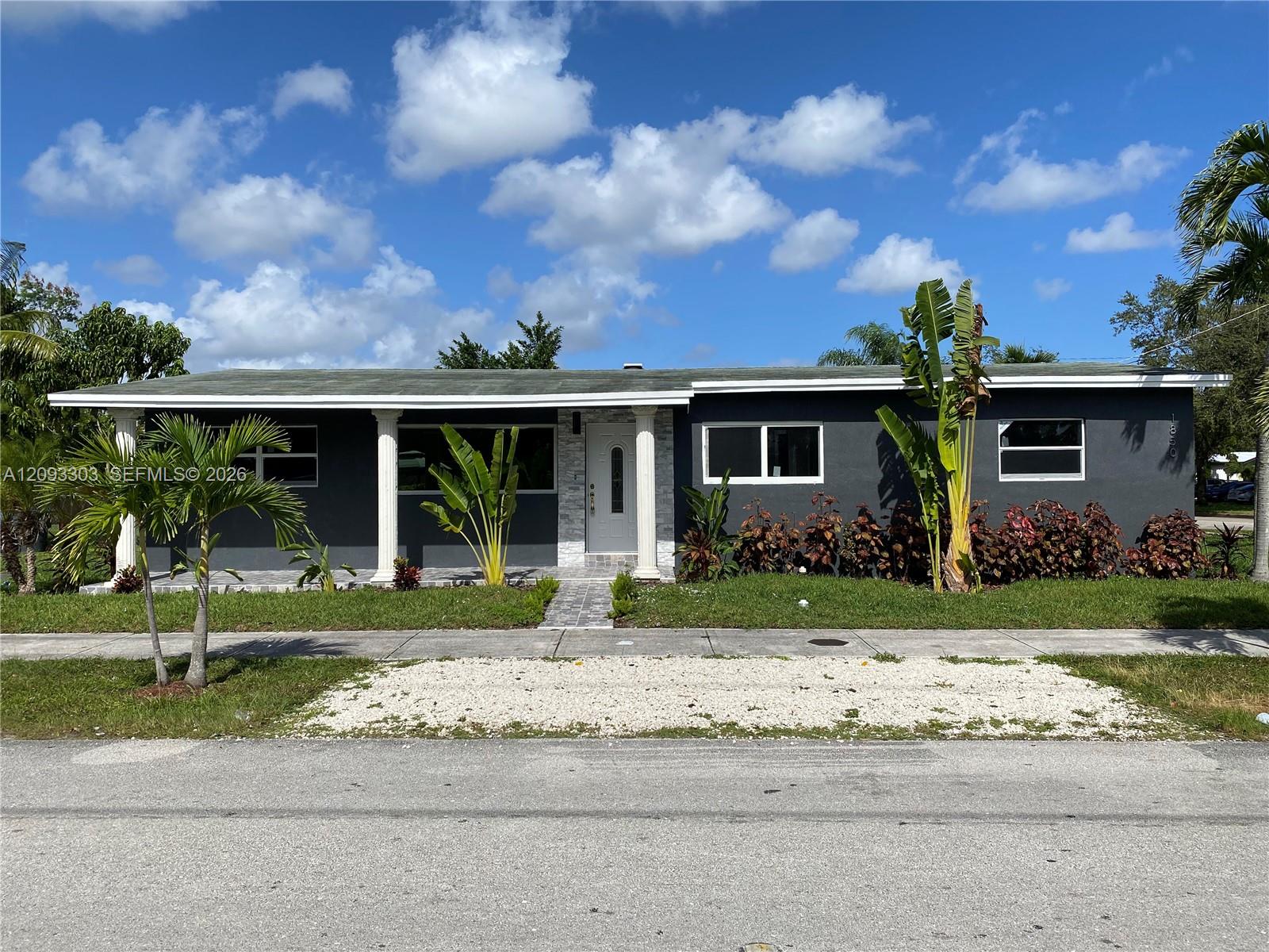 1850 SW 48th Avenue Property Photo 1