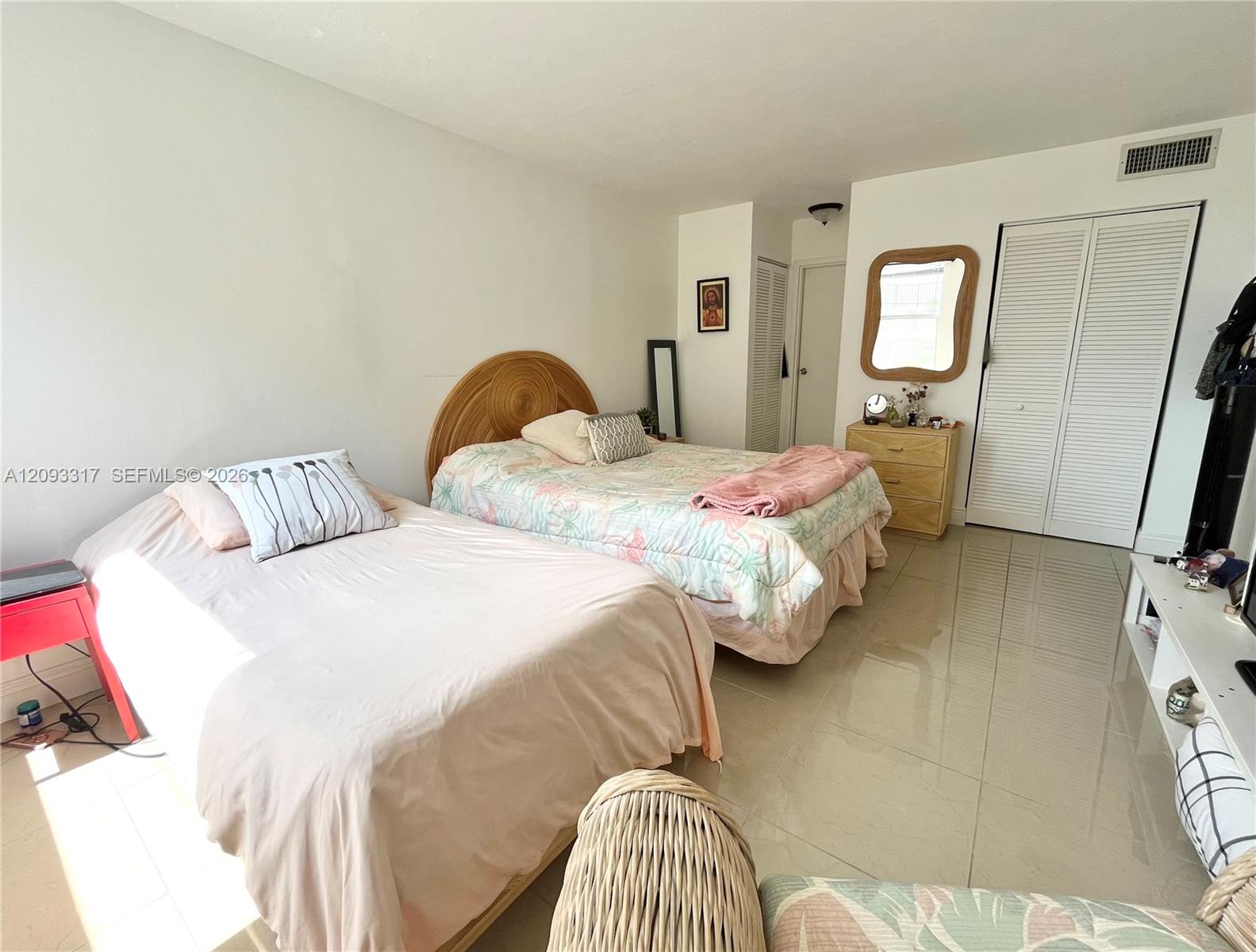 2935 Ne 163rd Street 5p Property Photo 13