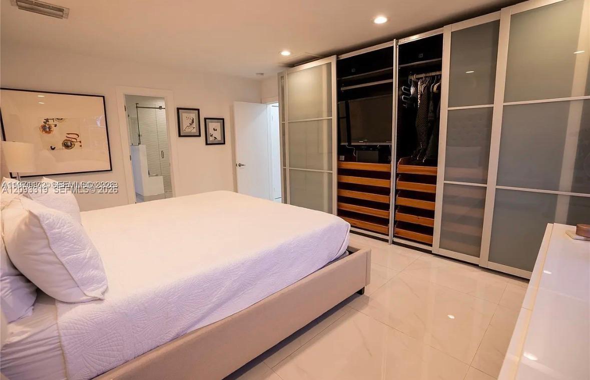 A12093319 Property Photo 4