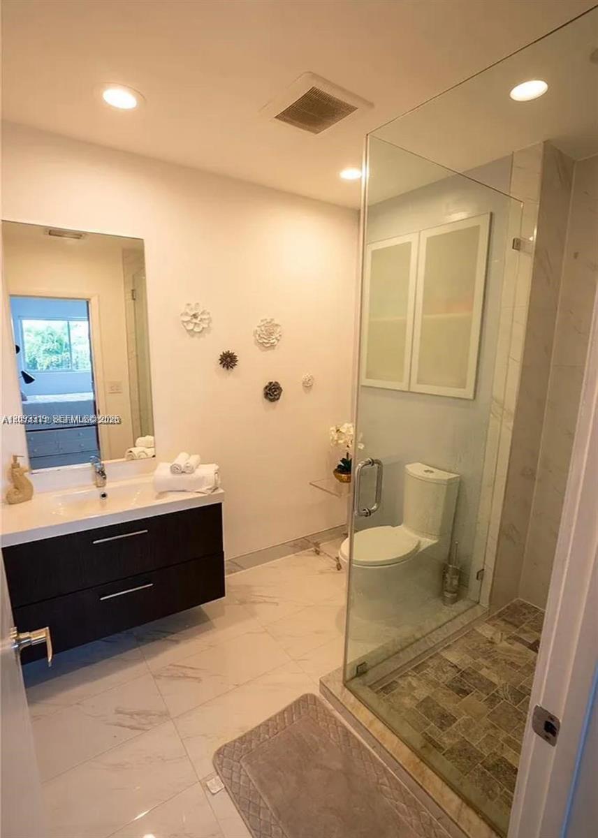 A12093319 Property Photo 5