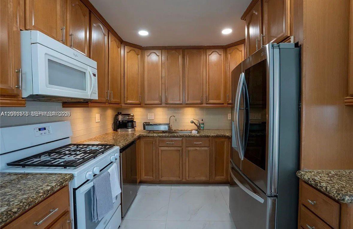 A12093319 Property Photo 6
