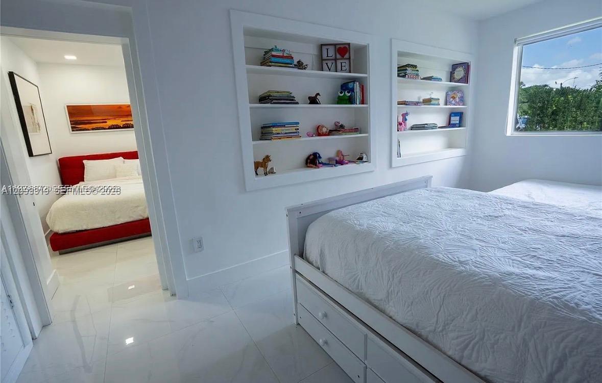 A12093319 Property Photo 11