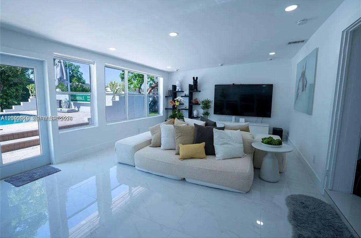 A12093319 Property Photo 16