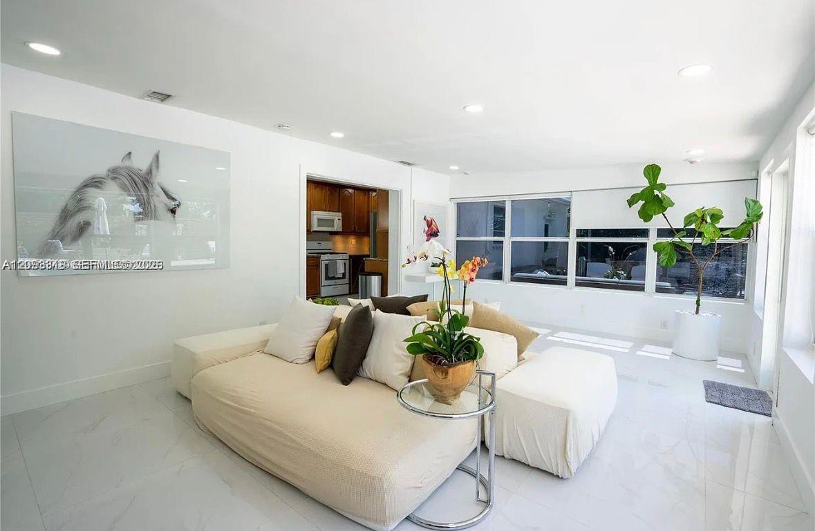 A12093319 Property Photo 17