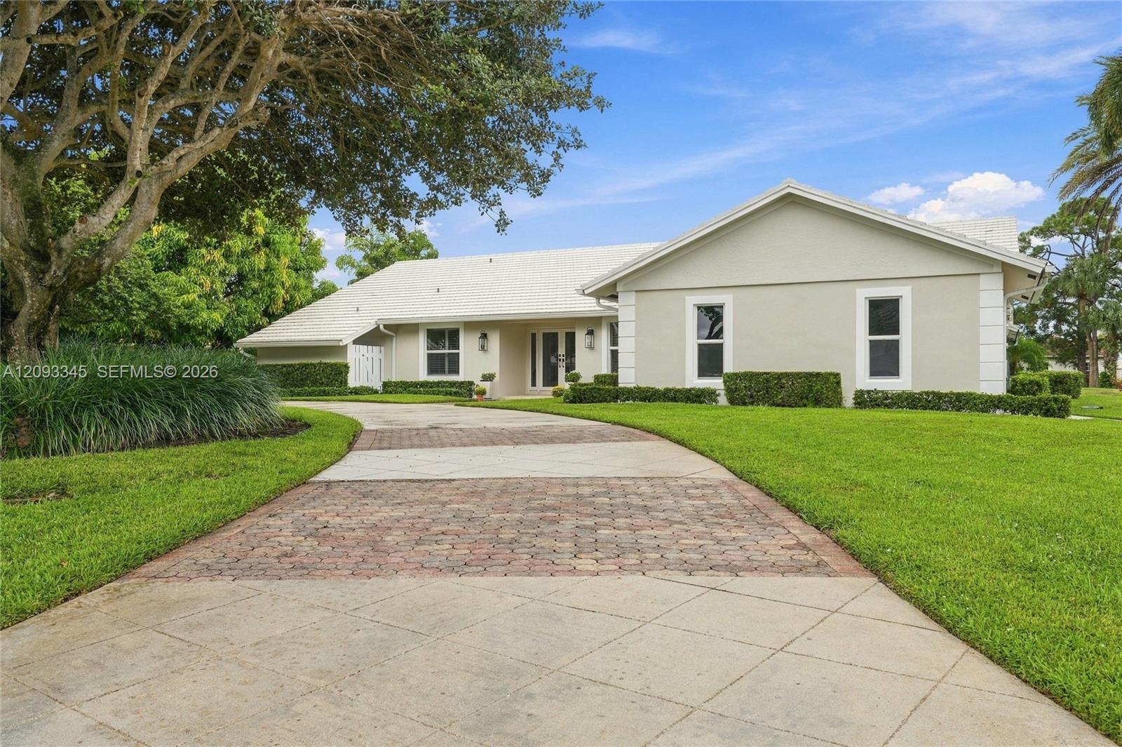 444 Glenbrook Drive Property Photo 1