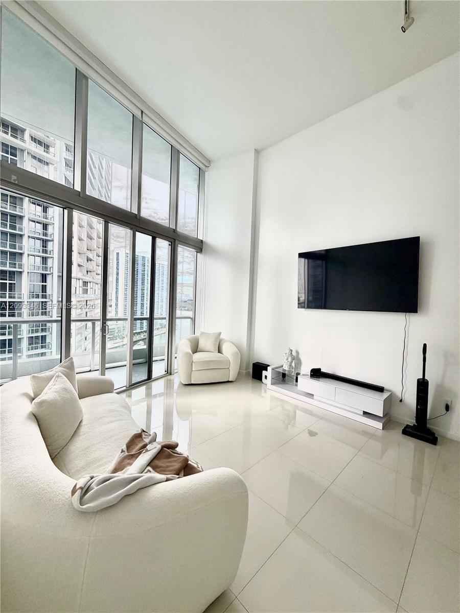 495 Brickell Avenue 2206 Property Photo 2