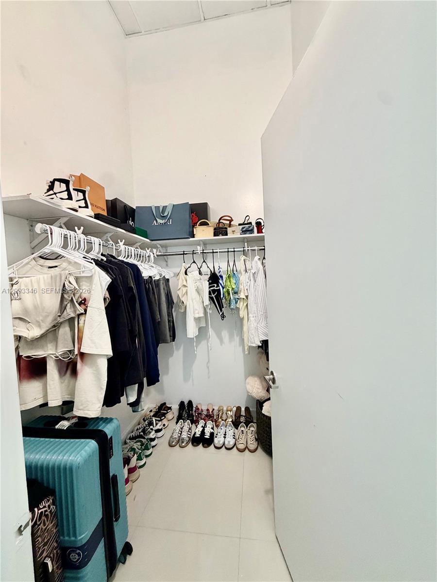 495 Brickell Avenue 2206 Property Photo 9