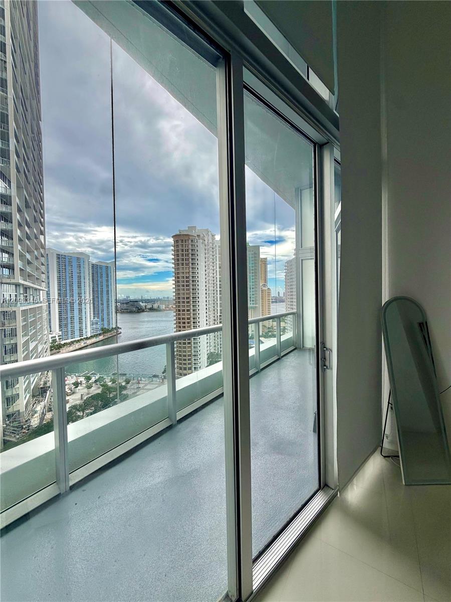 495 Brickell Avenue 2206 Property Photo 12