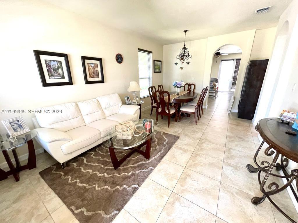 17030 Sw 95th Terrace 17030 Property Photo 2