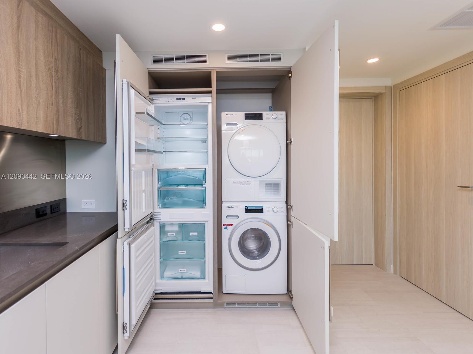 1000 Brickell Plaza 4104 Property Photo 15