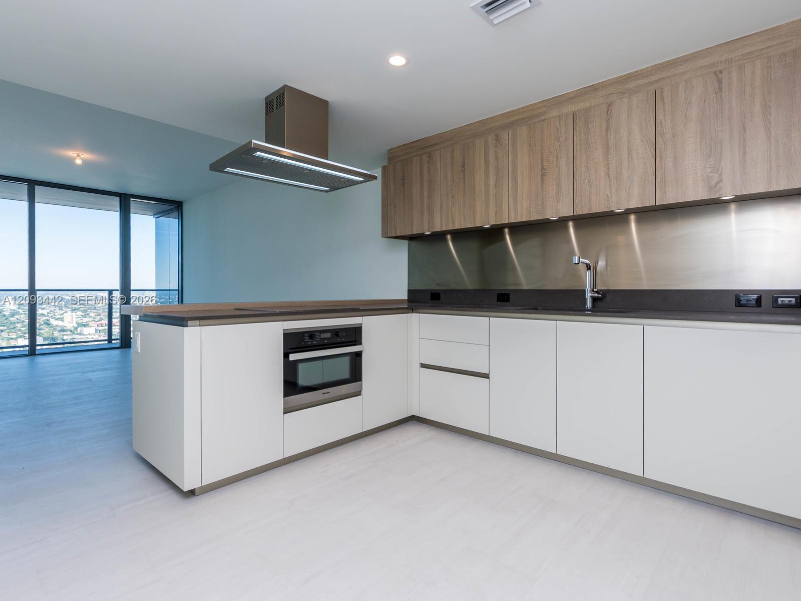 1000 Brickell Plaza 4104 Property Photo 16