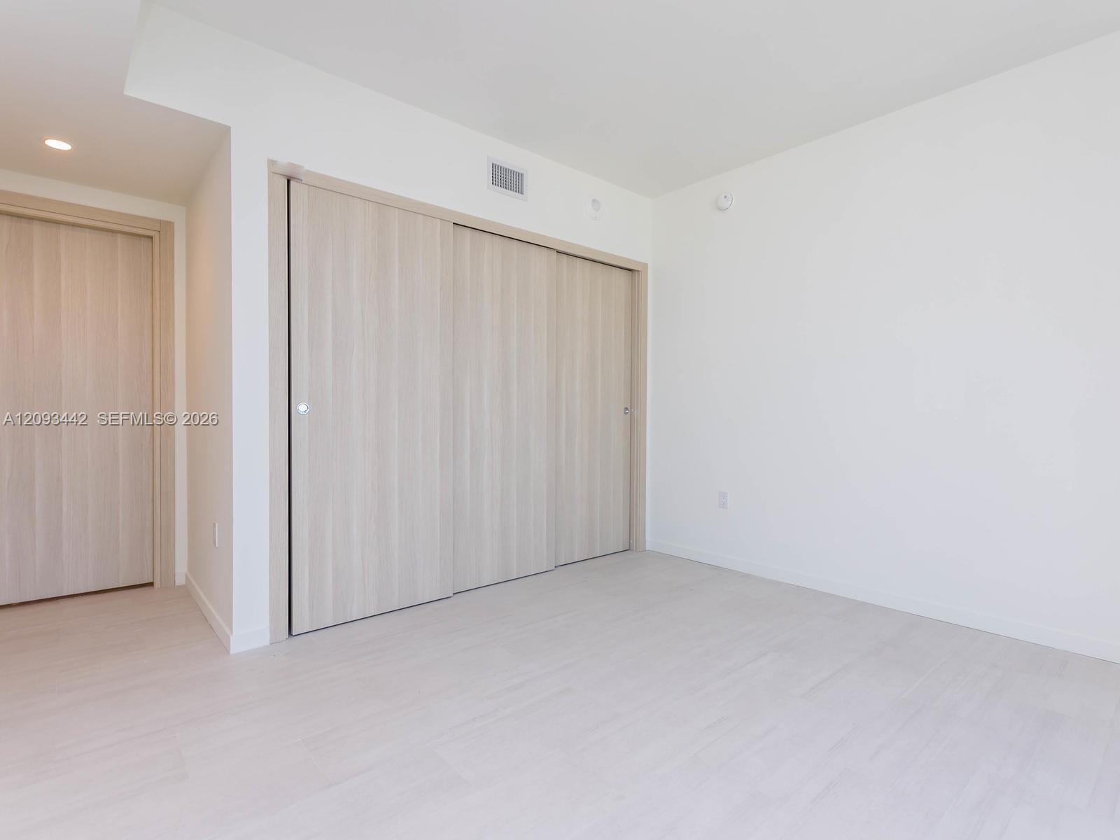 1000 Brickell Plaza 4104 Property Photo 24