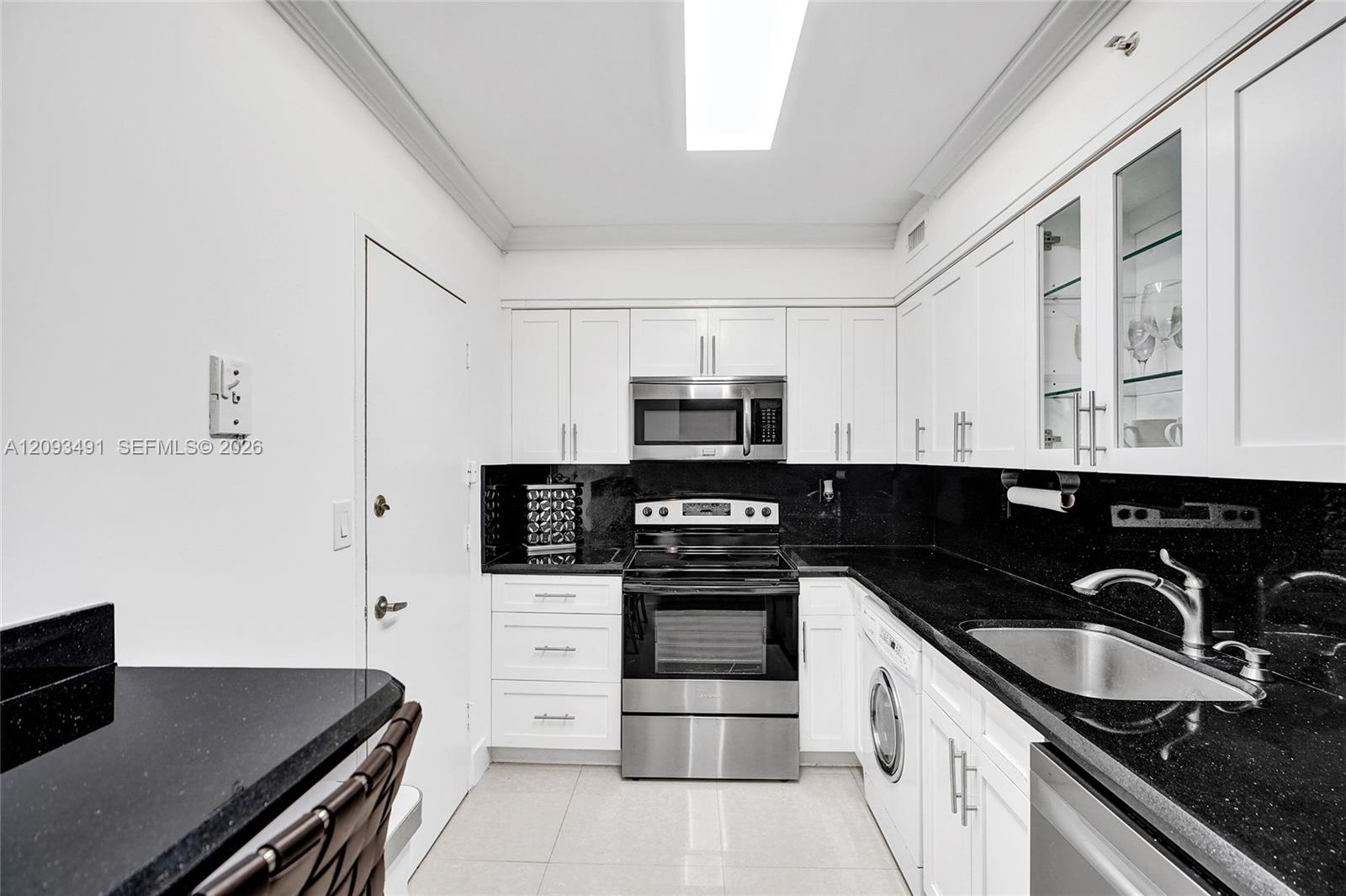 2501 S Ocean Drive 415 (available Now) Property Photo 9