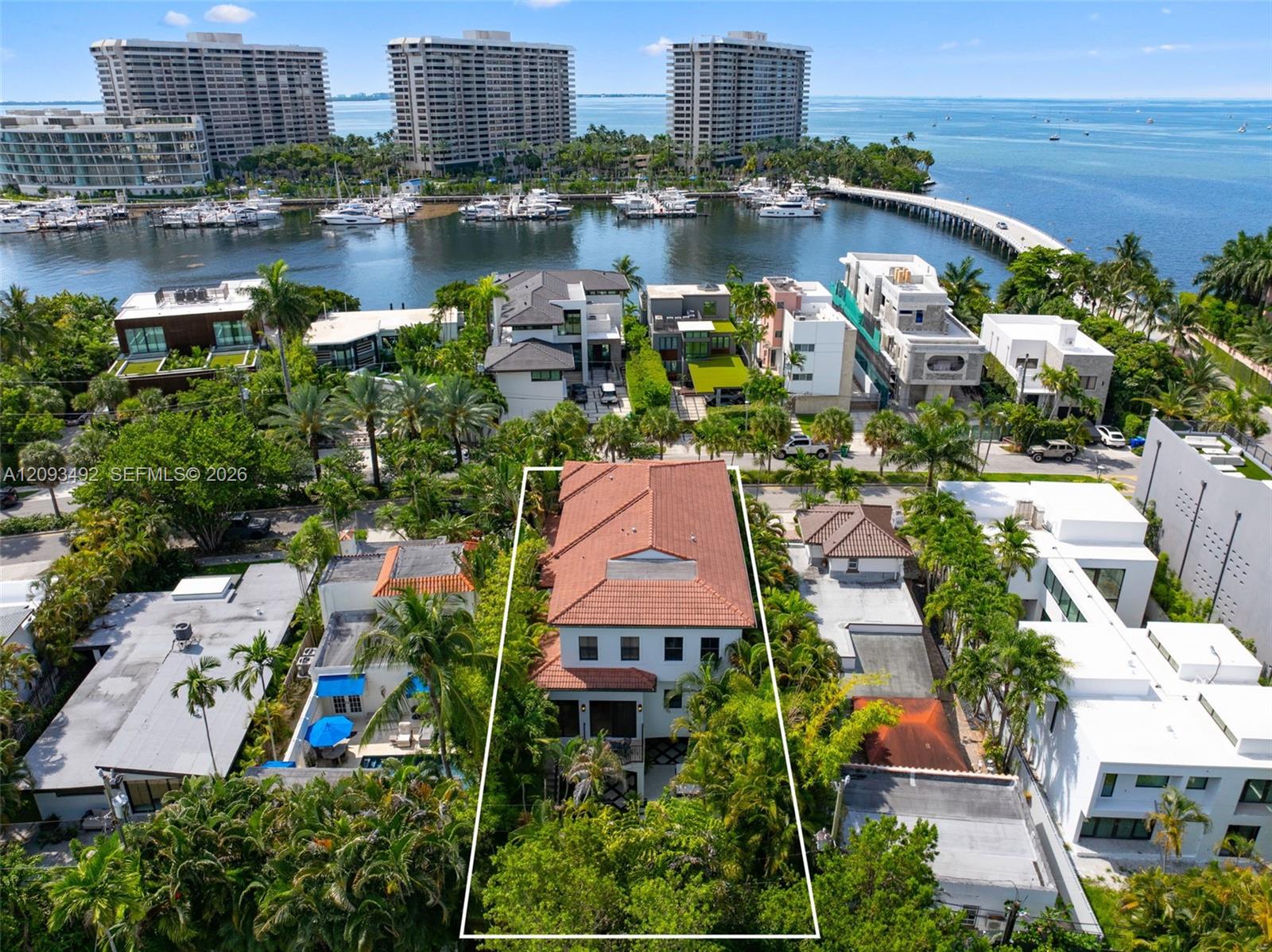 1803 S Bayshore Lane Property Photo 2