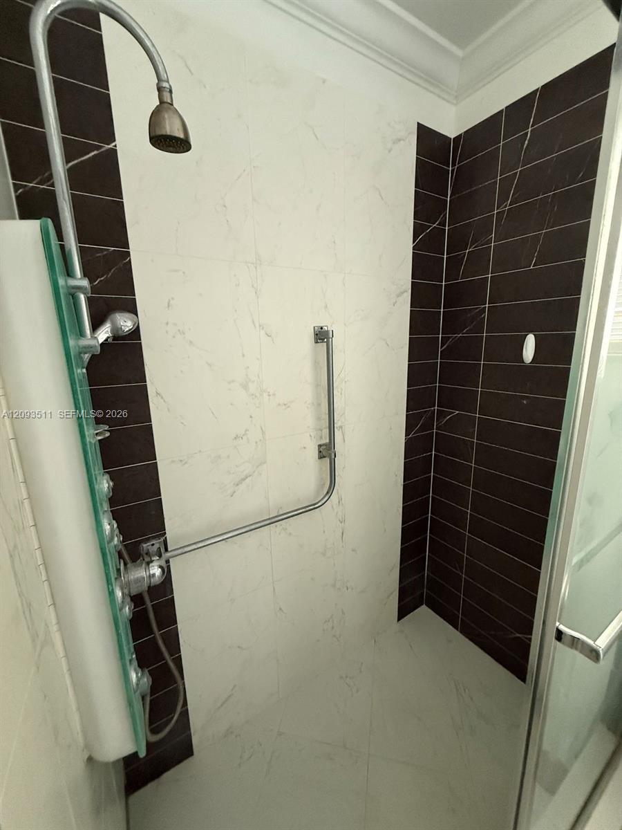2200 Park Lane 306 Property Photo 11