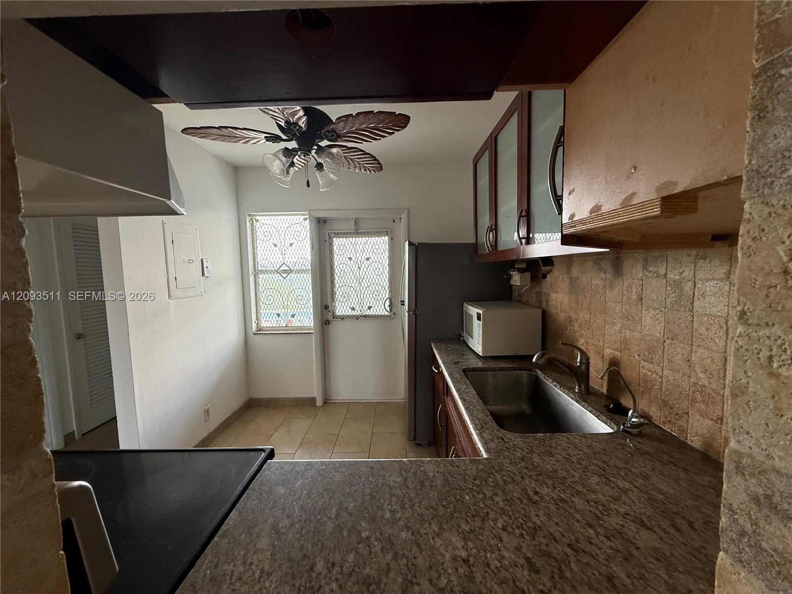 2200 Park Lane 306 Property Photo 15