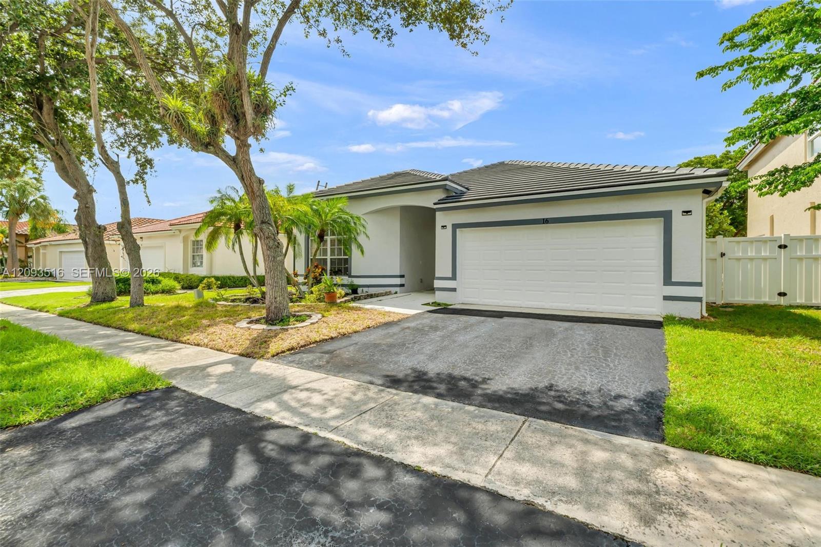 16 Gables Boulevard Property Photo 3