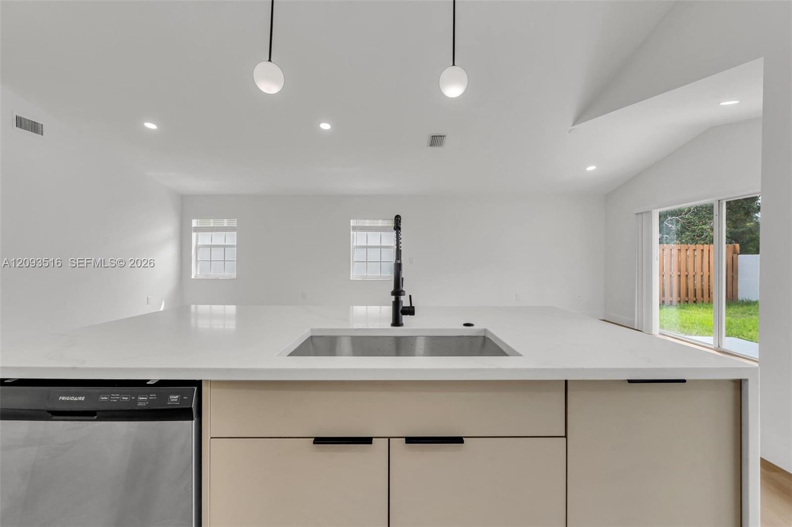 16 Gables Boulevard Property Photo 11