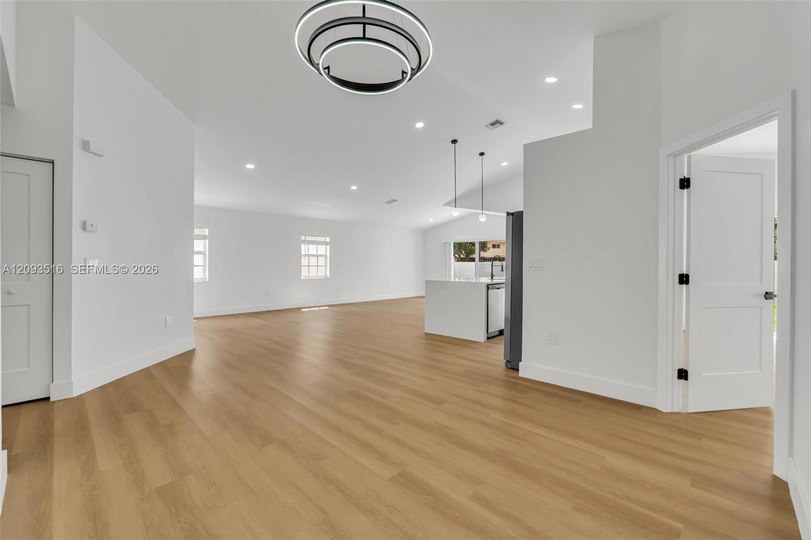 16 Gables Boulevard Property Photo 28