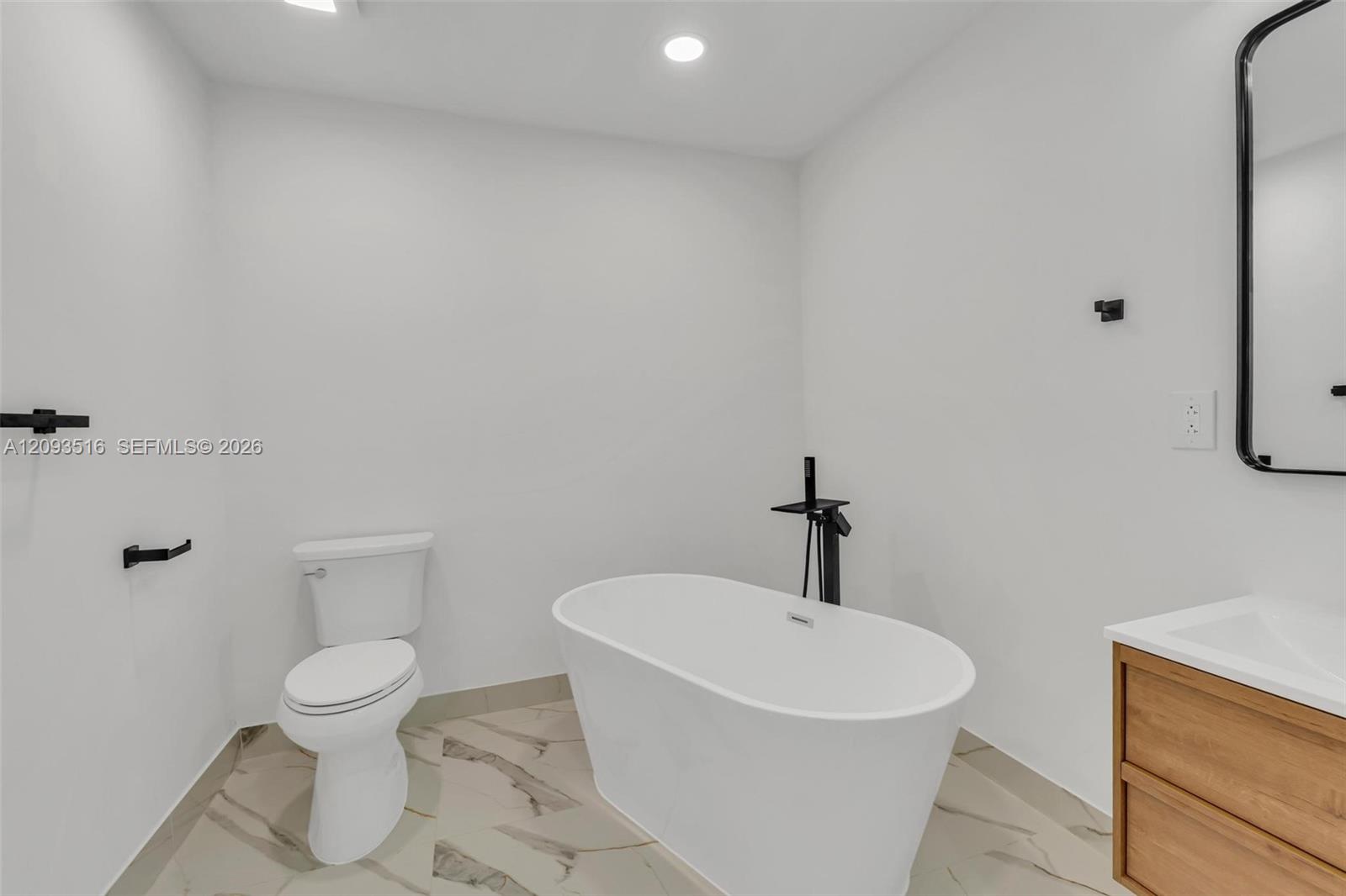 16 Gables Boulevard Property Photo 35