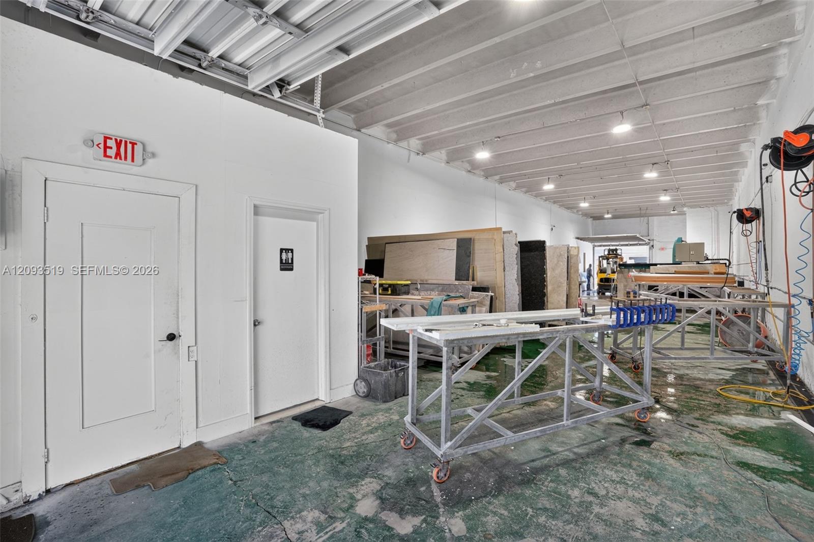 A12093519 Property Photo 31