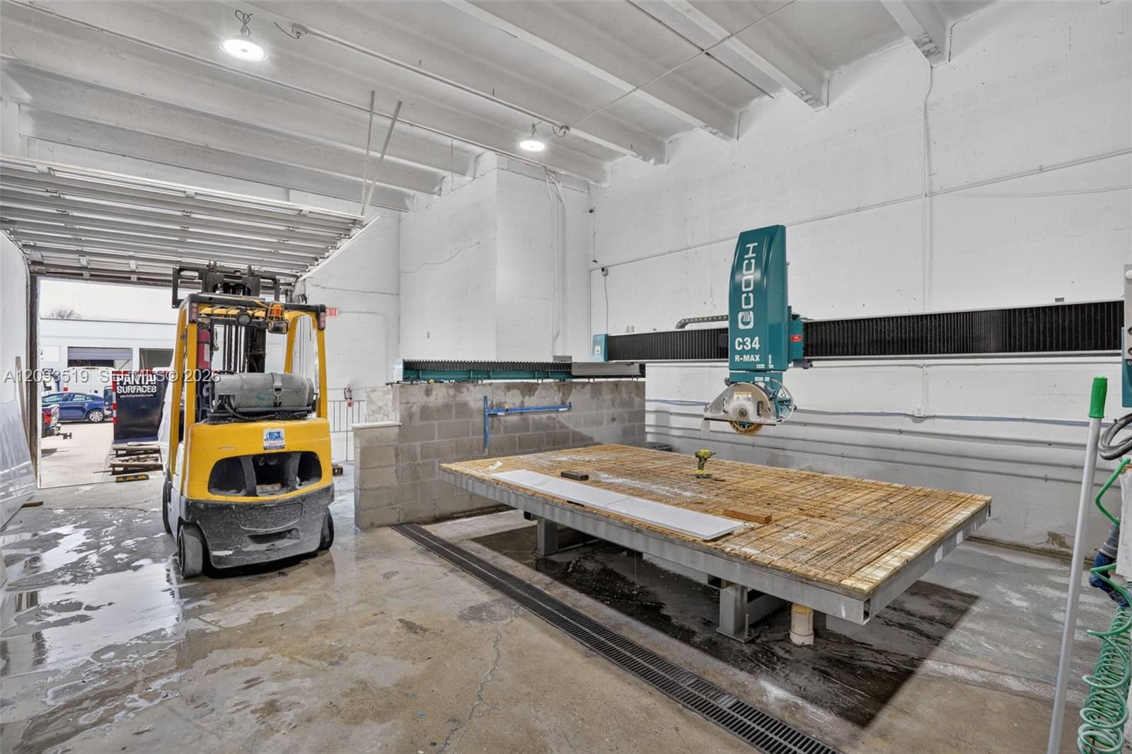 A12093519 Property Photo 33