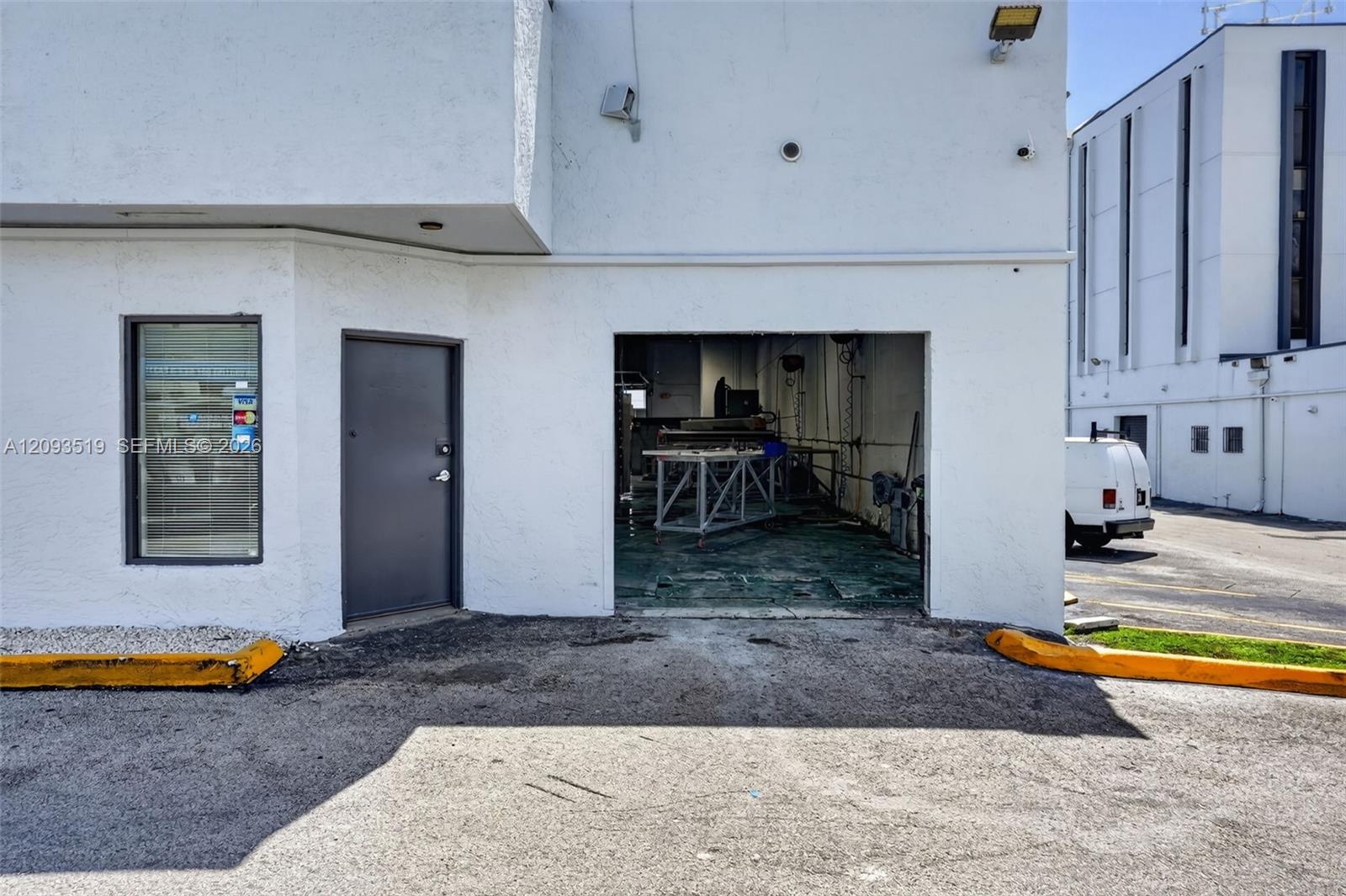 A12093519 Property Photo 37
