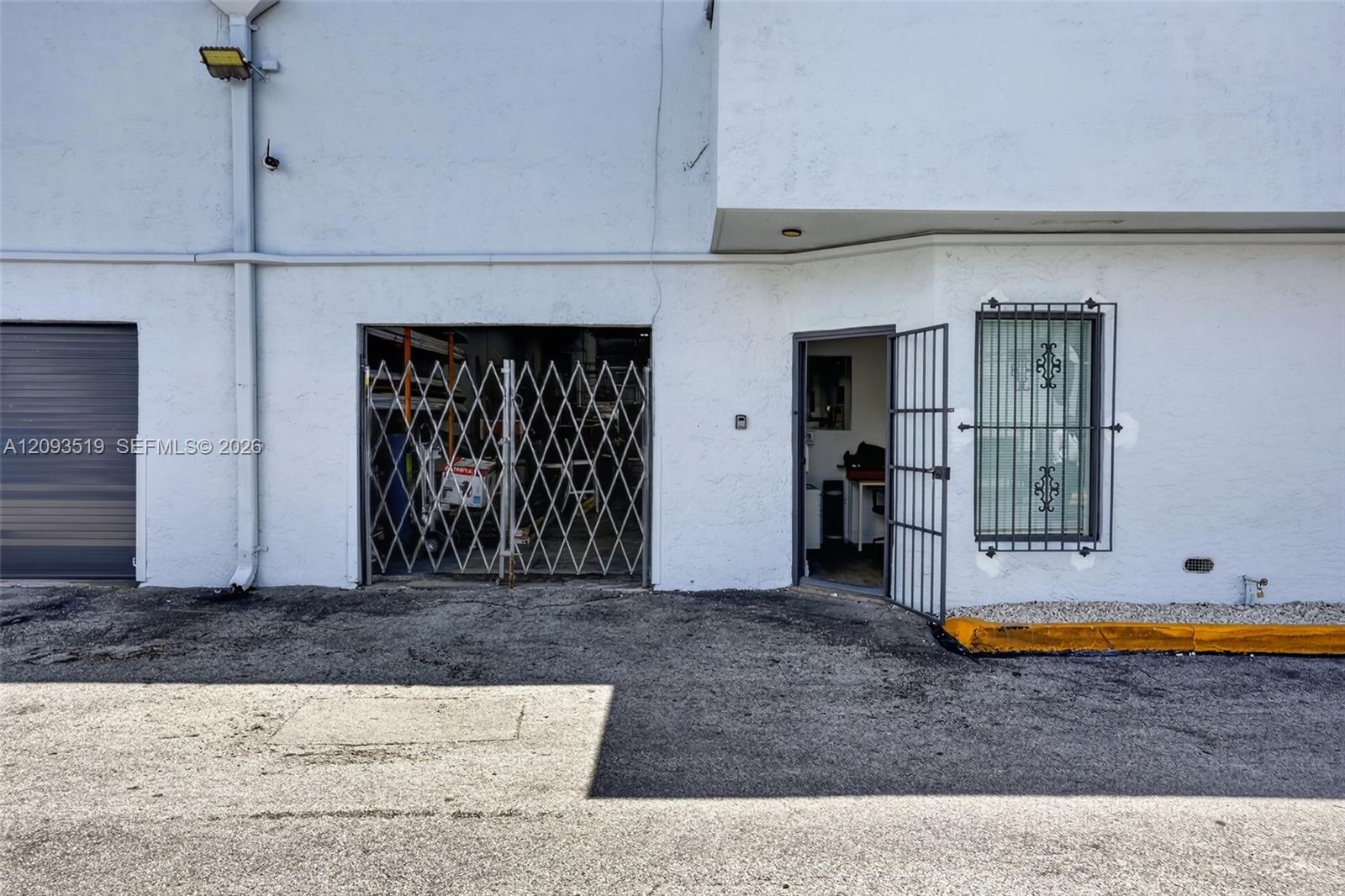 A12093519 Property Photo 38