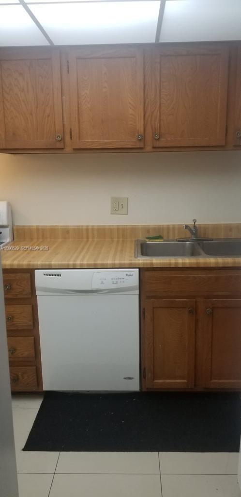 3650 Inverrary Drive 2y Property Photo 2