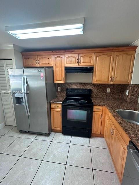 911 NE 209th Terrace 102-27 Property Photo 1
