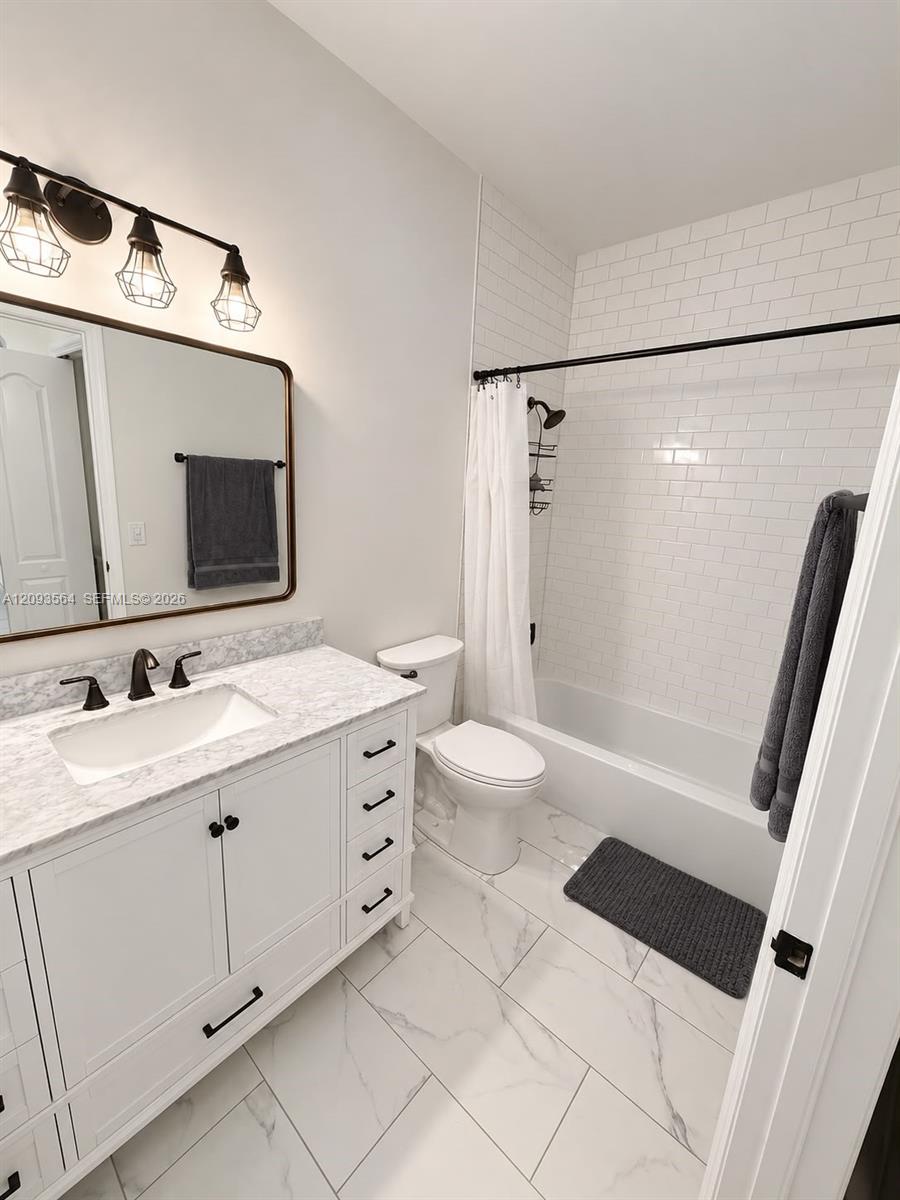 7050 Nw 177th Street 108-11 Property Photo 11
