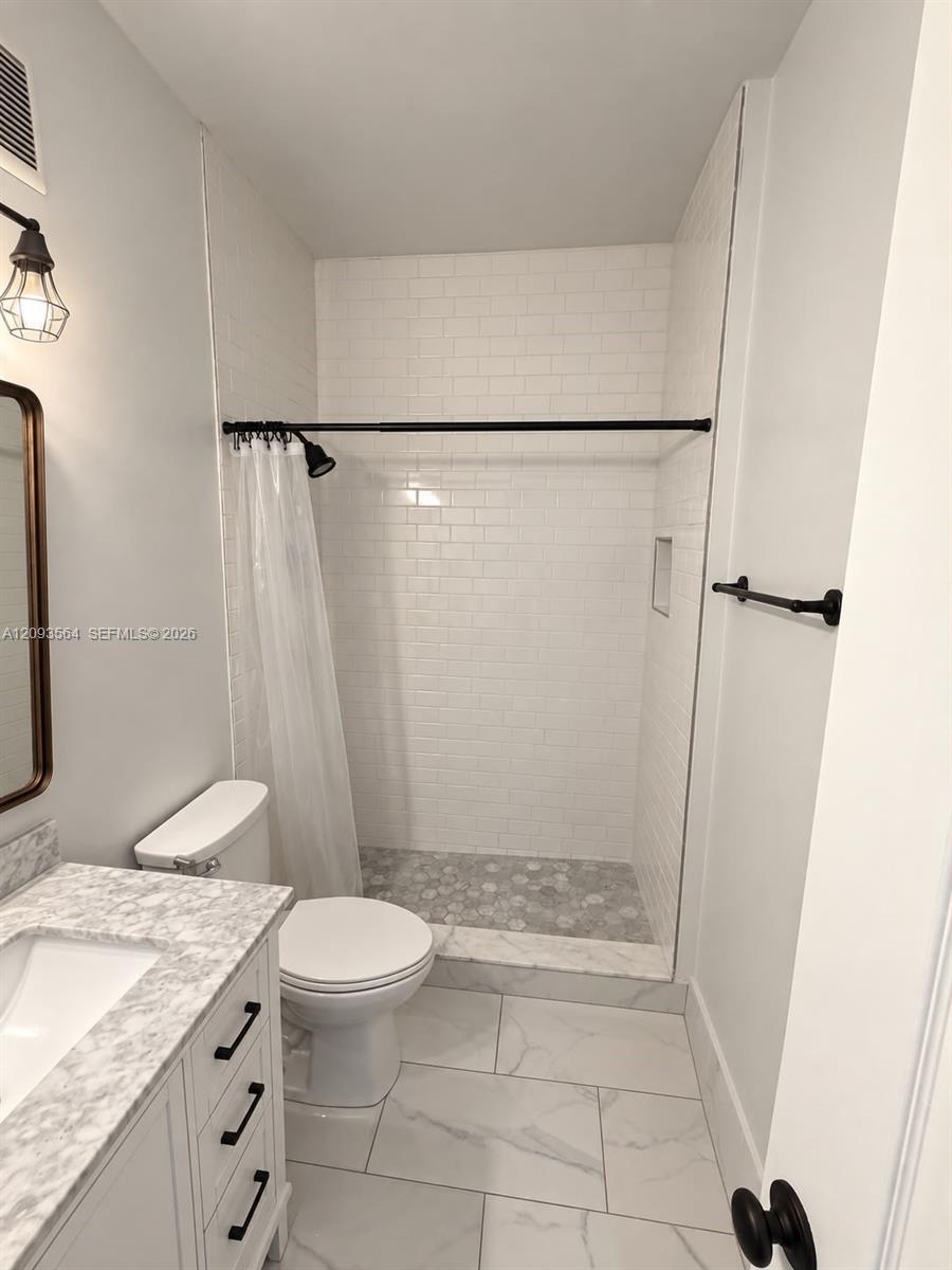 7050 Nw 177th Street 108-11 Property Photo 12