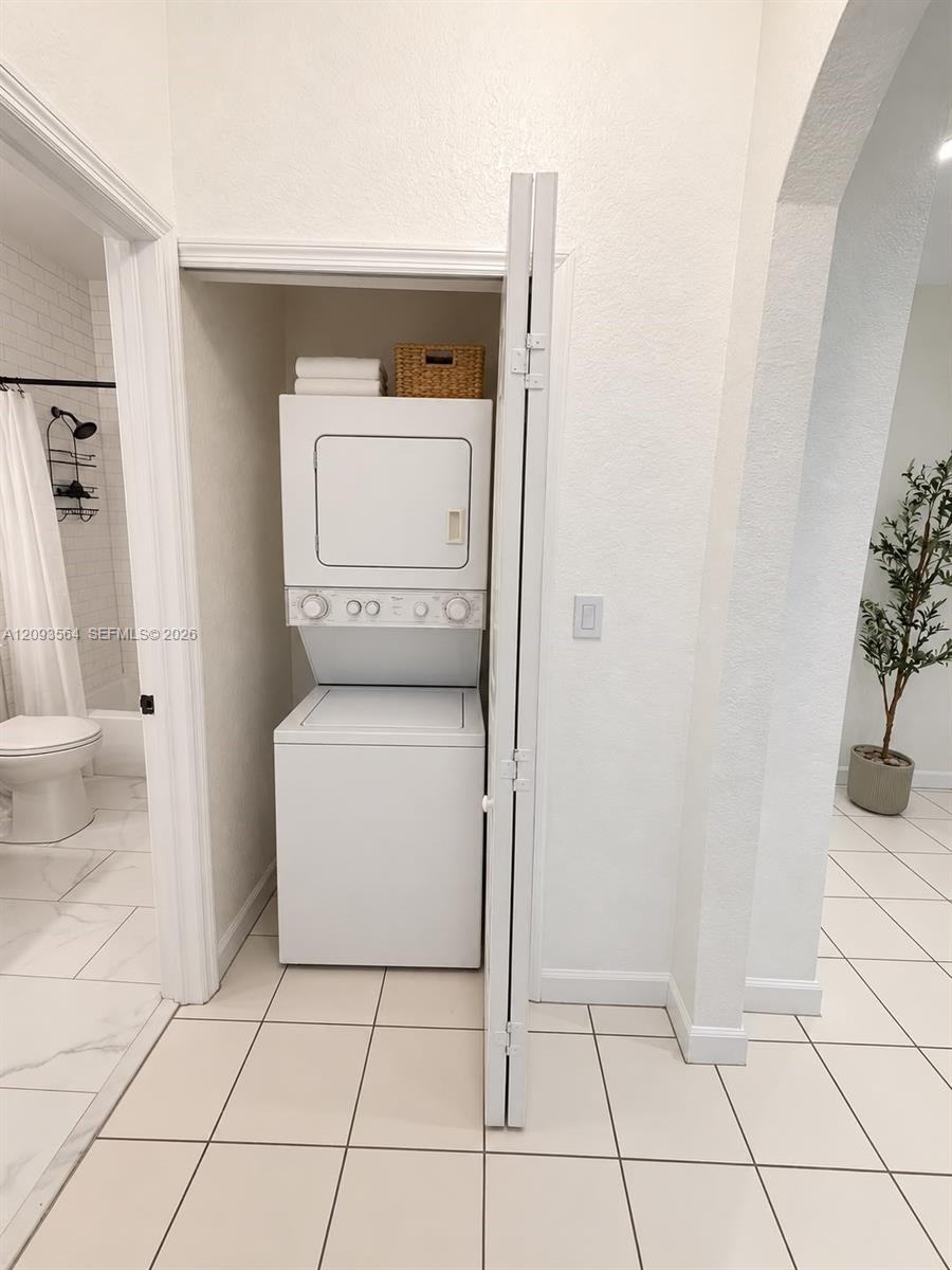 7050 Nw 177th Street 108-11 Property Photo 16