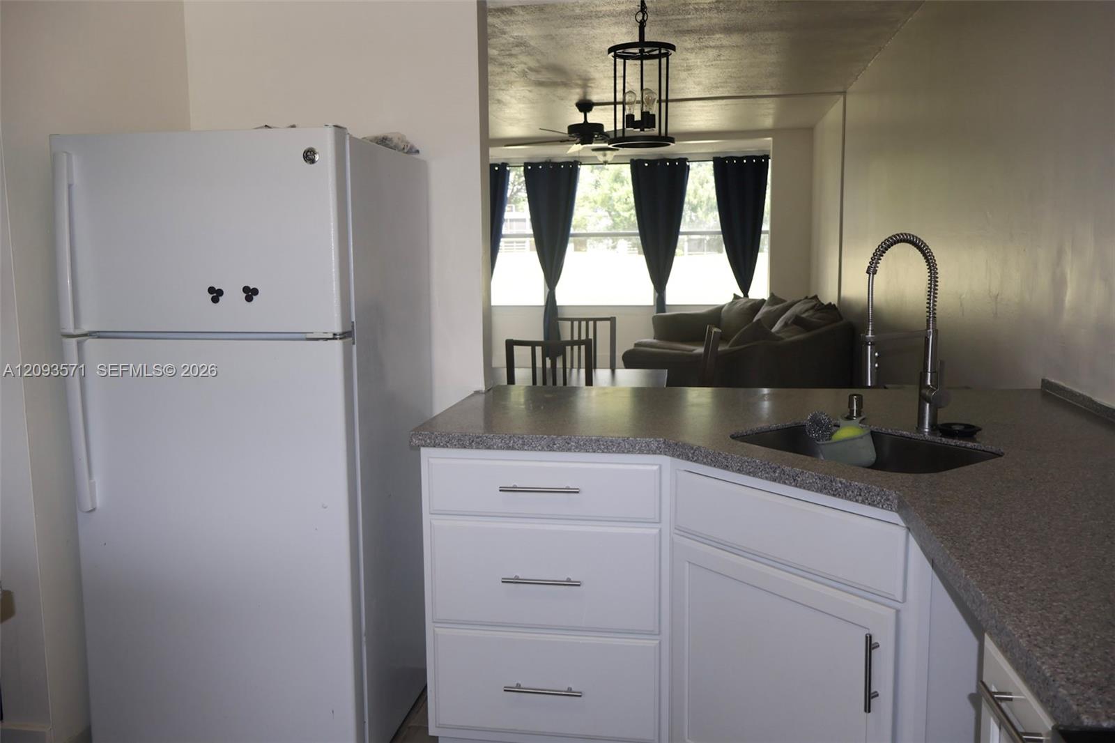 A12093571 Property Photo 4