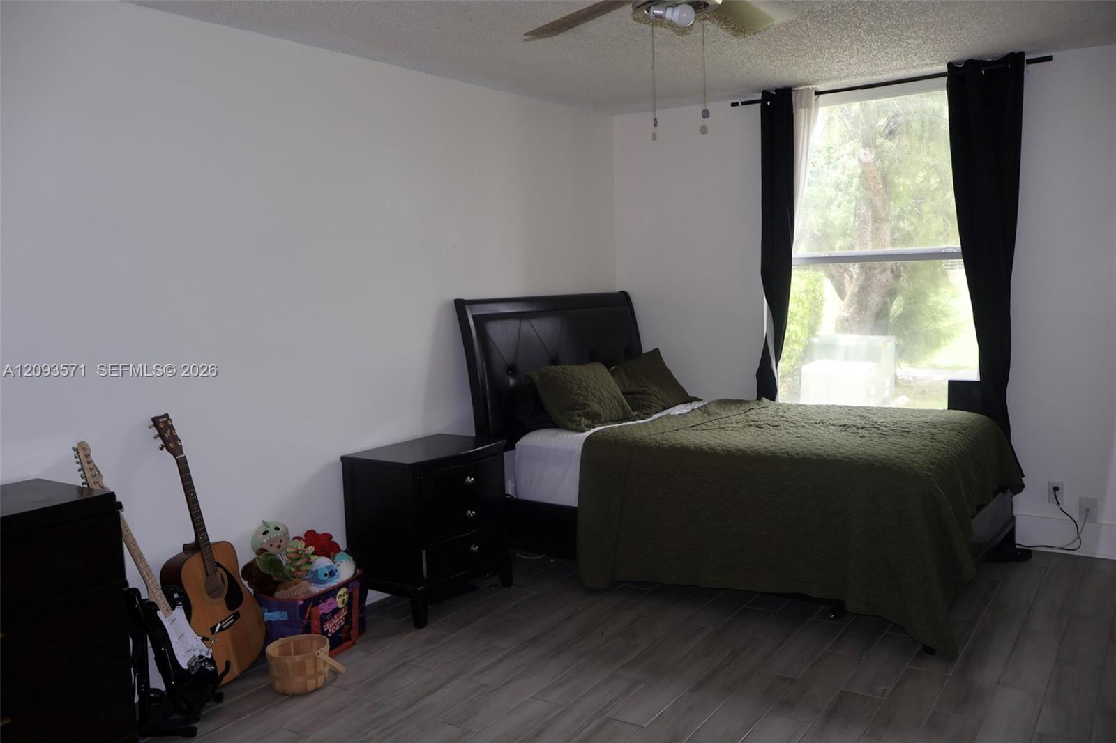 A12093571 Property Photo 12
