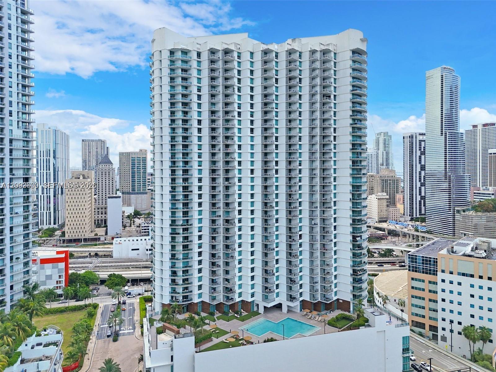 A12093600 Property Photo 3