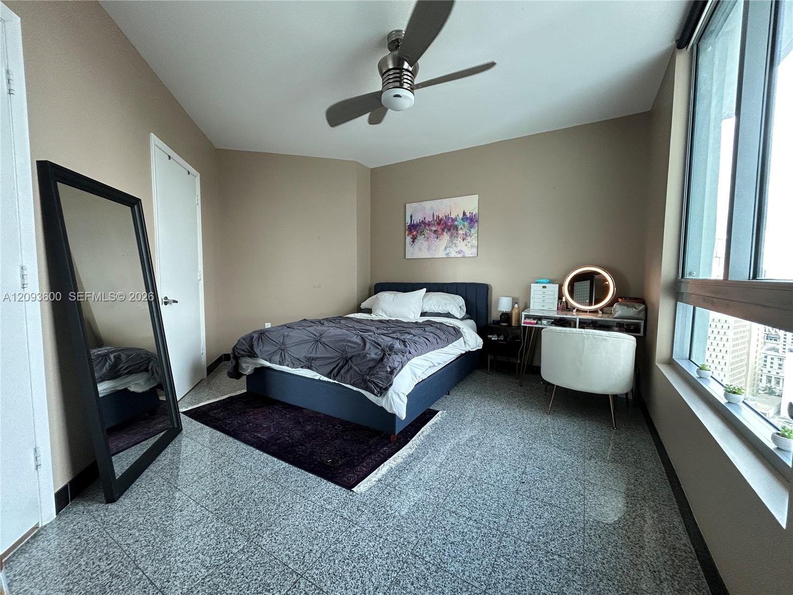 A12093600 Property Photo 10