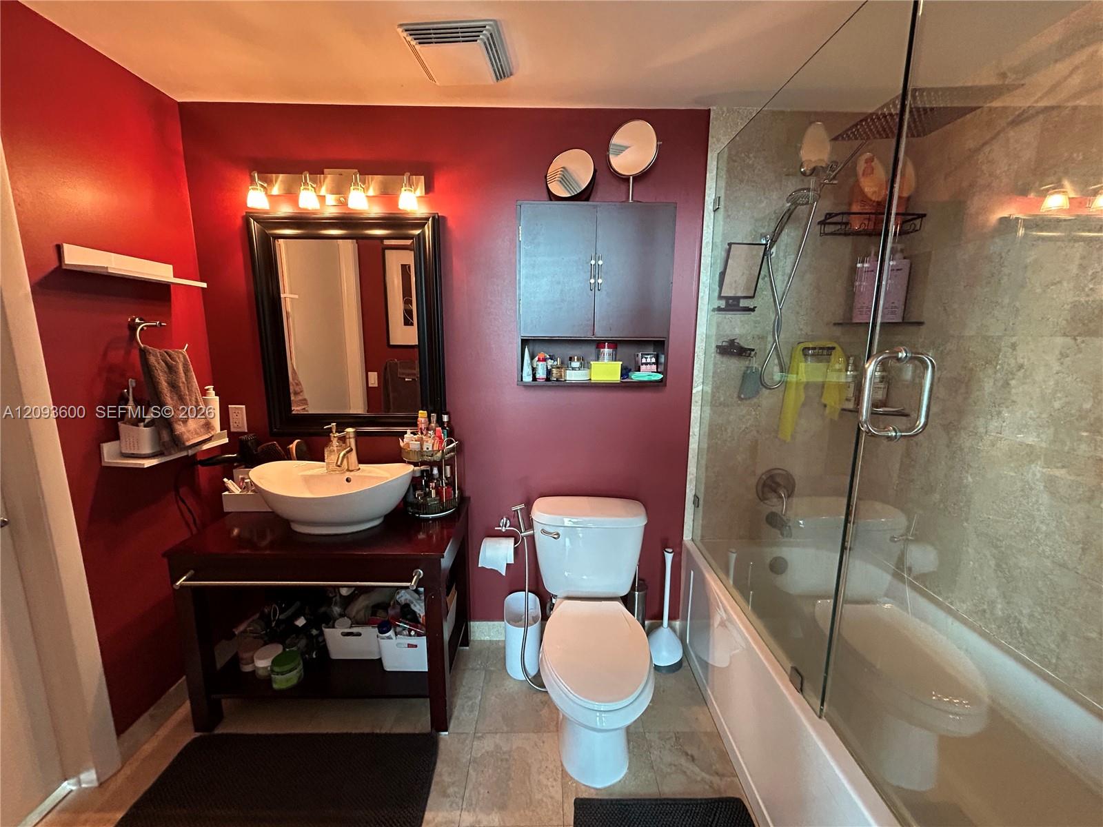 A12093600 Property Photo 12