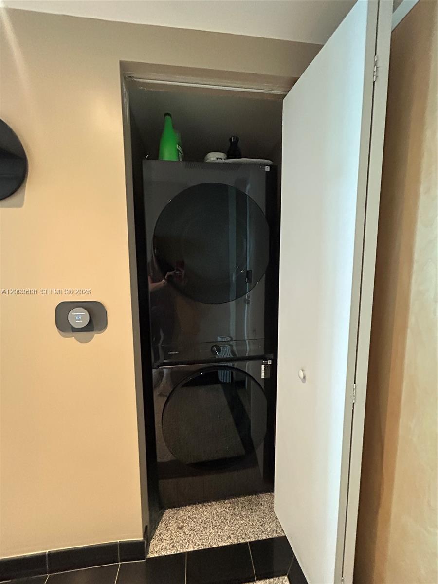 A12093600 Property Photo 14