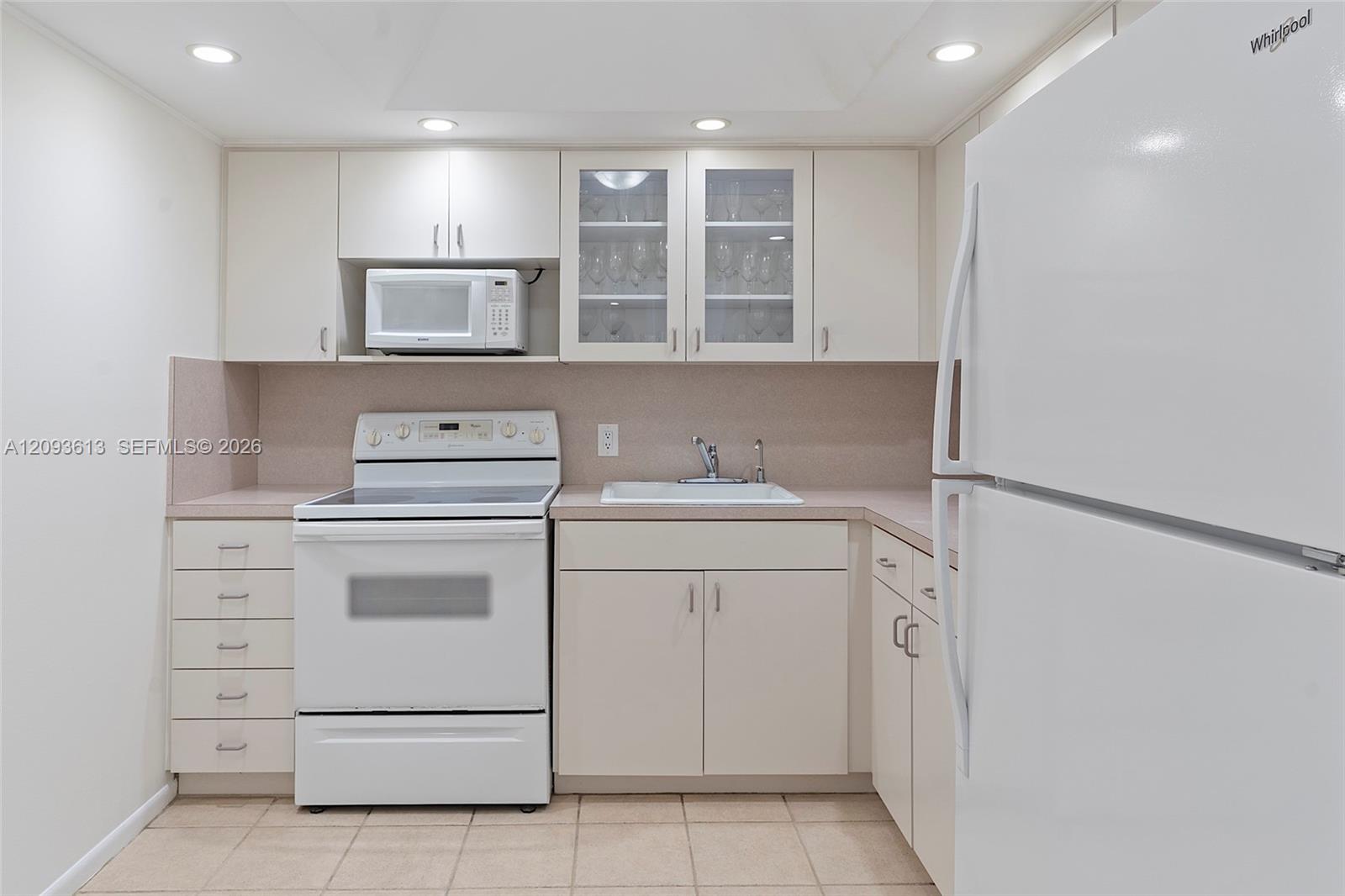 5701 Collins Avenue 1007 Property Photo 16
