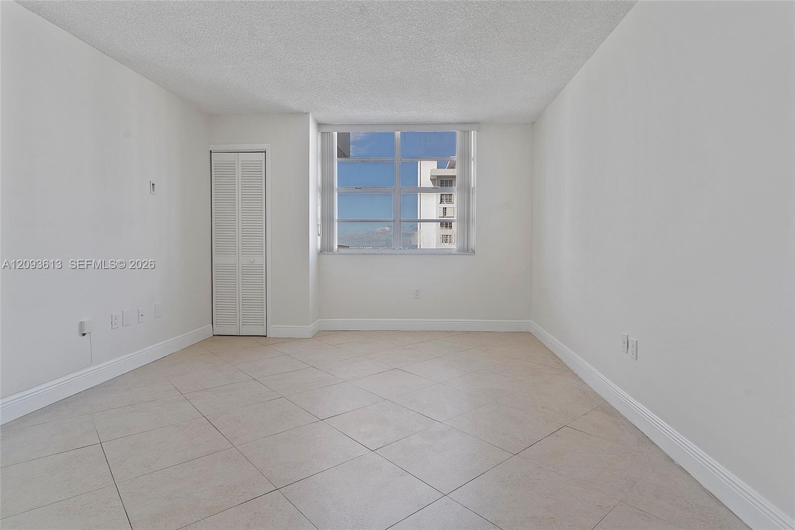 5701 Collins Avenue 1007 Property Photo 18