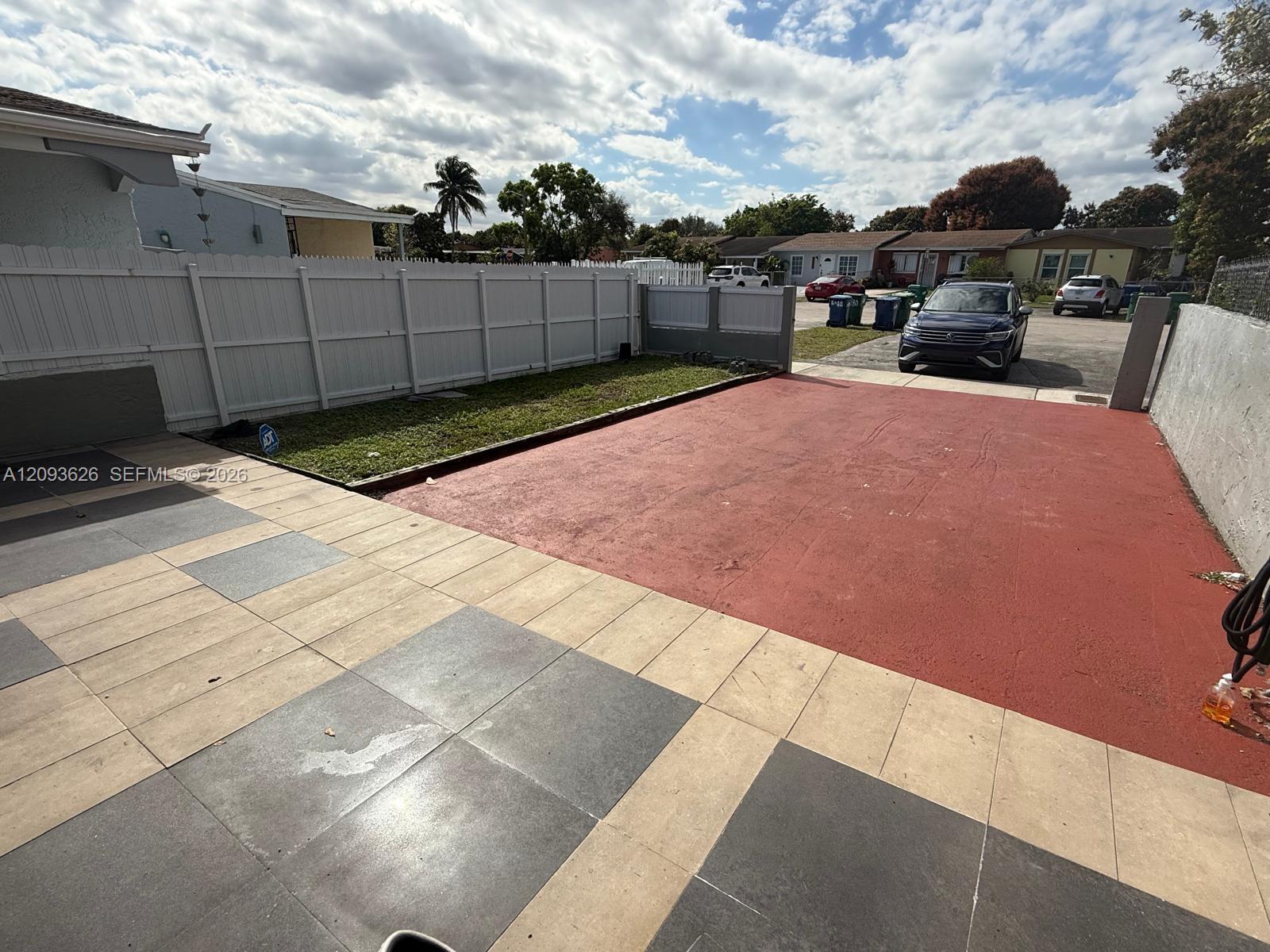 A12093626 Property Photo 3