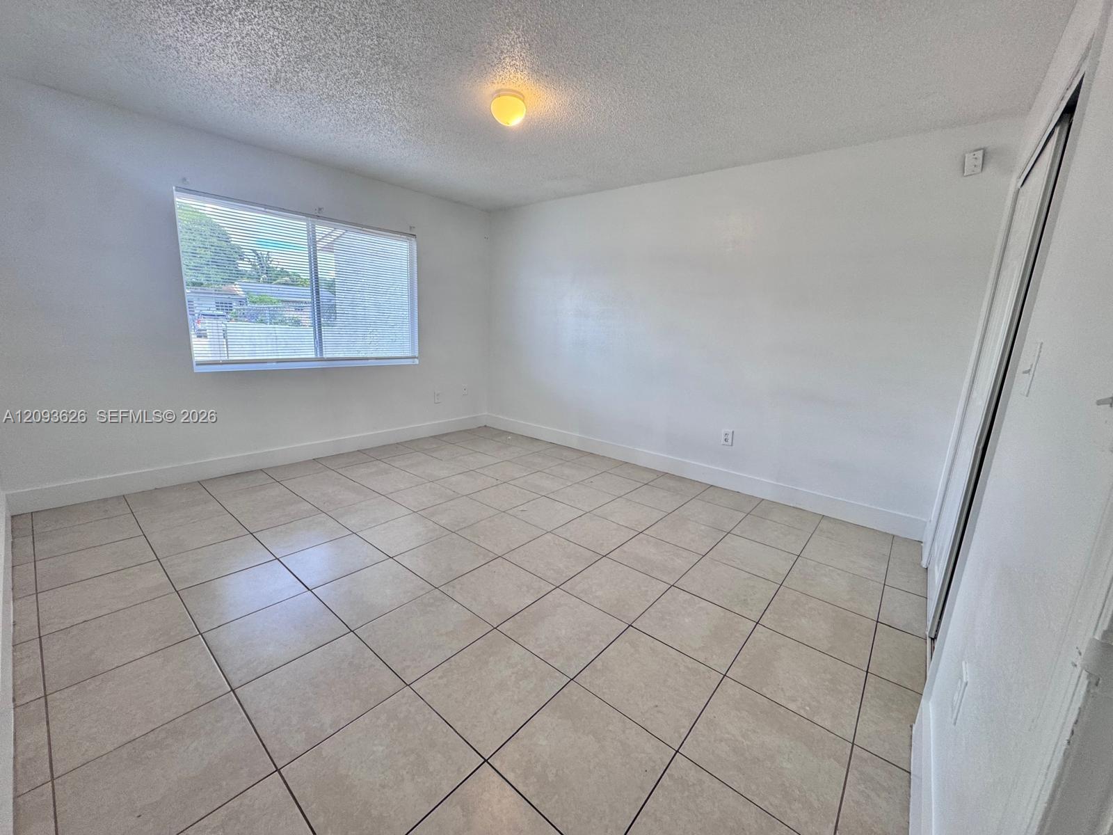 A12093626 Property Photo 6