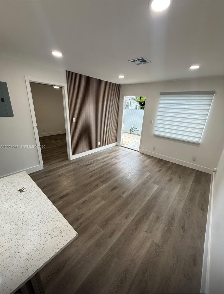 A12093647 Property Photo 5