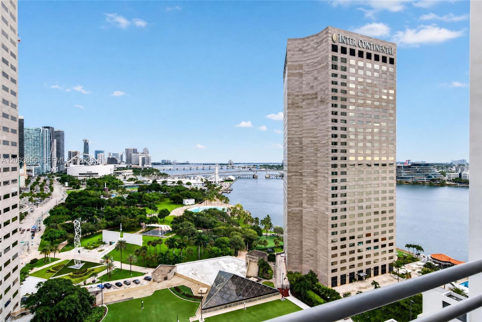 325 S Biscayne Boulevard 2320 Property Photo 7