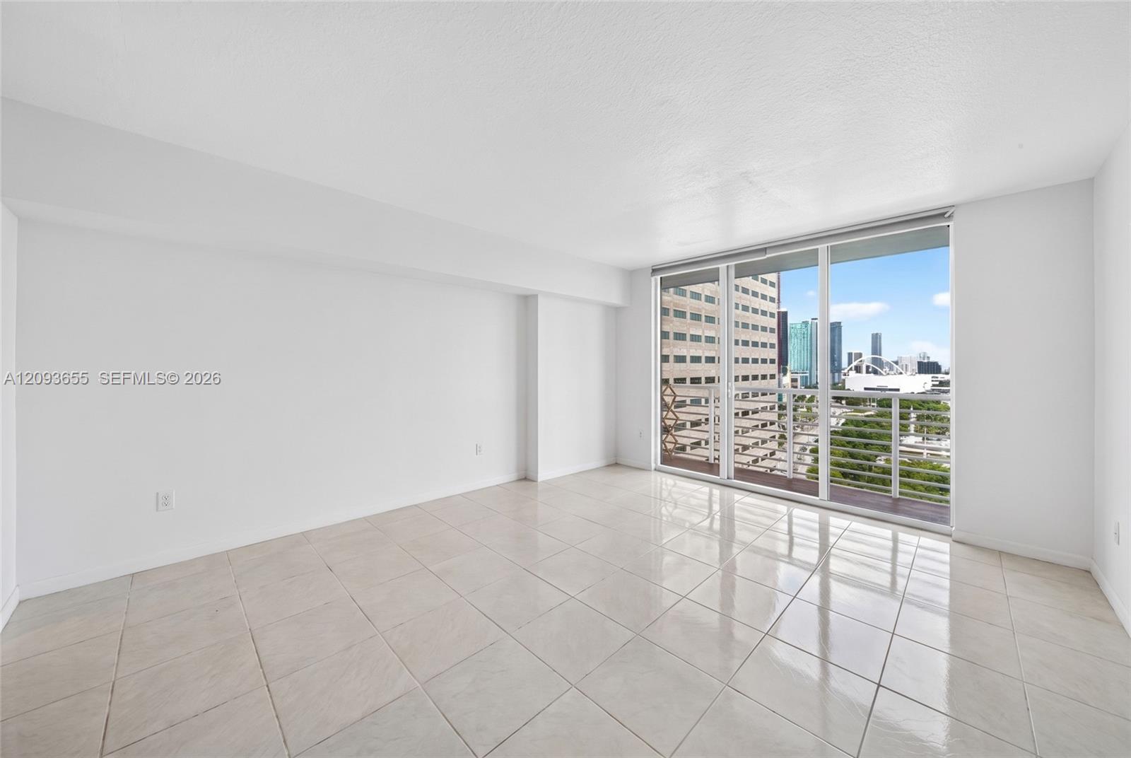 325 S Biscayne Boulevard 2320 Property Photo 11