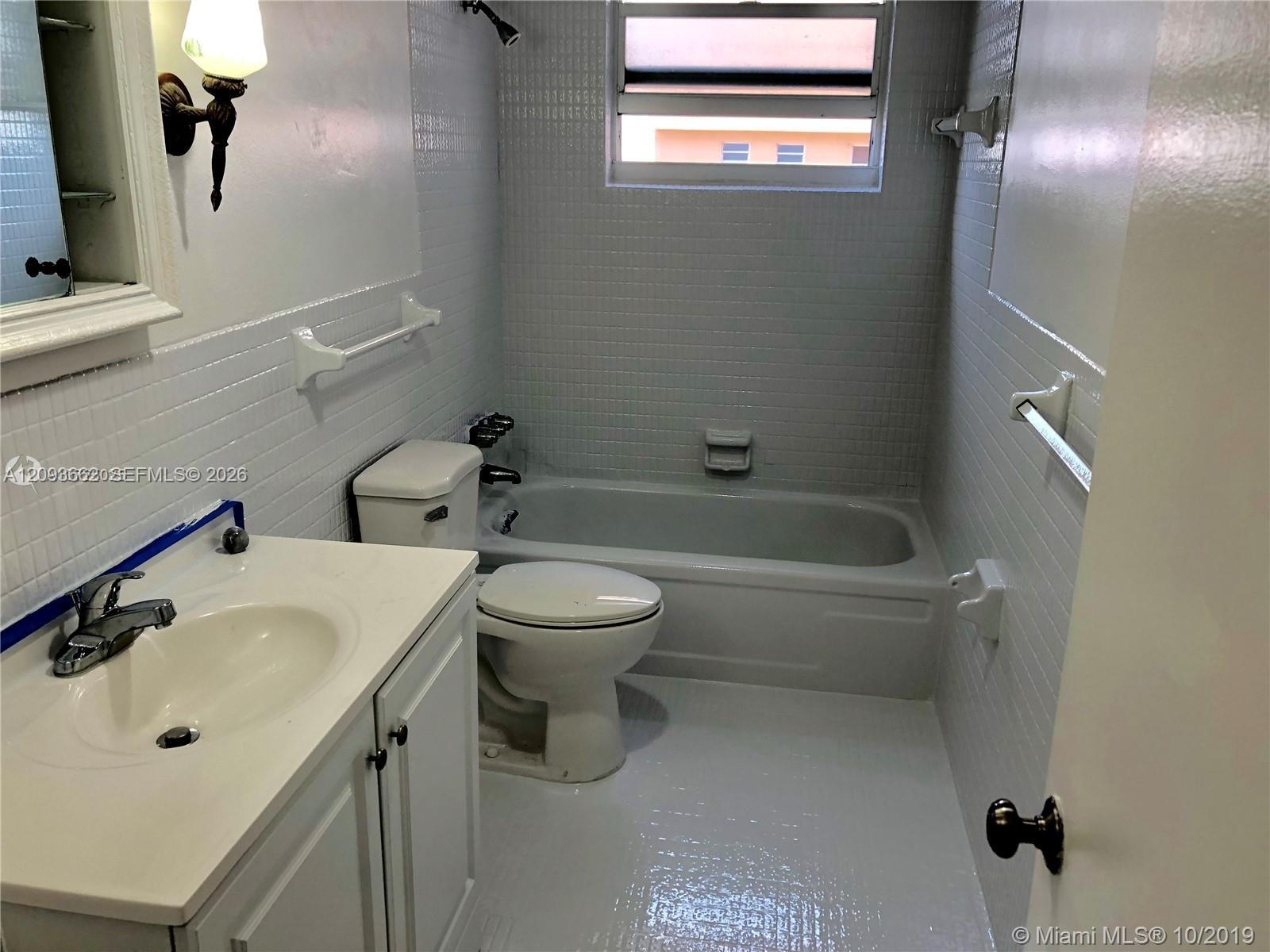 121 Golden Isles Drive 407 Property Photo 23