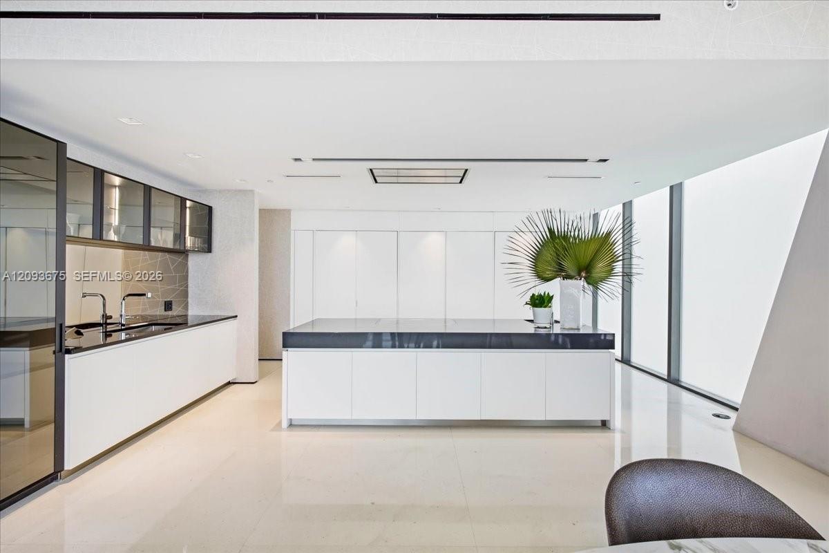 1000 Biscayne Boulevard 4102 Property Photo 11